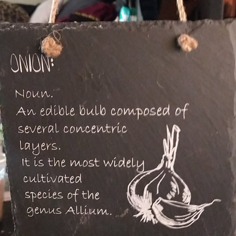 Onion sign for kitchen accent